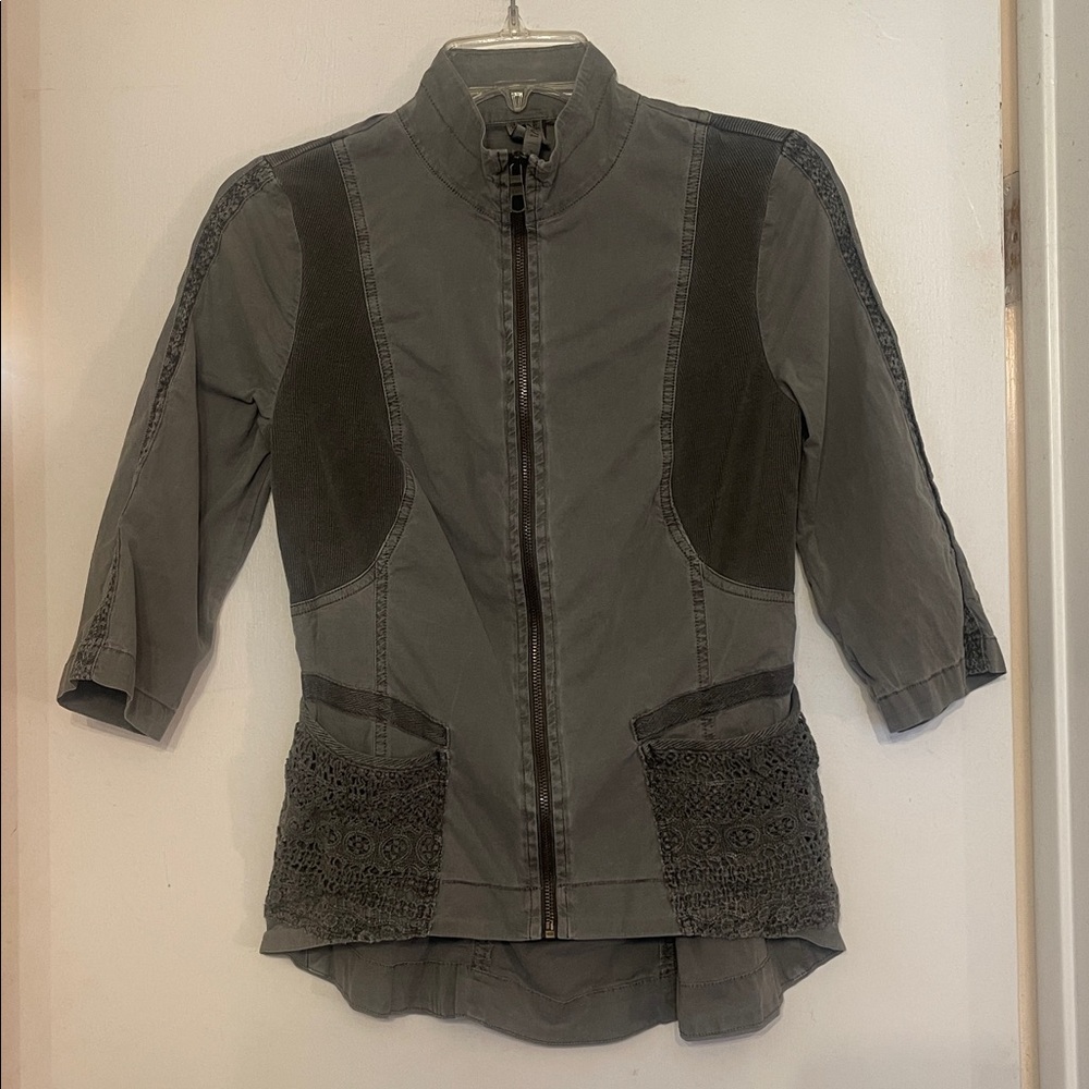 XCVI green zip up top green lace pockets size small